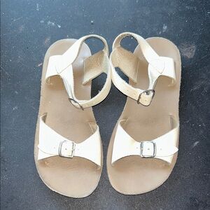 Chic Kids Cream Sandals with Buckle